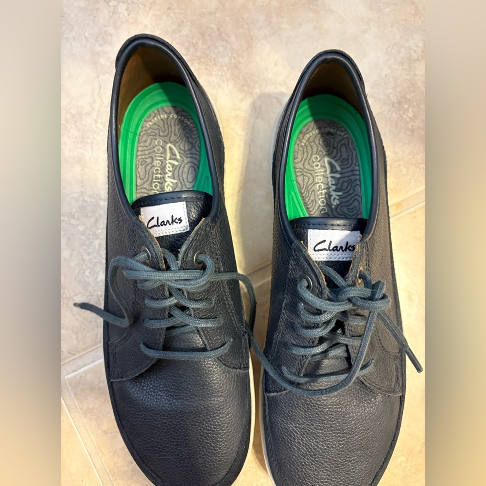 Clarks Men's Navy Leather Oxfords
